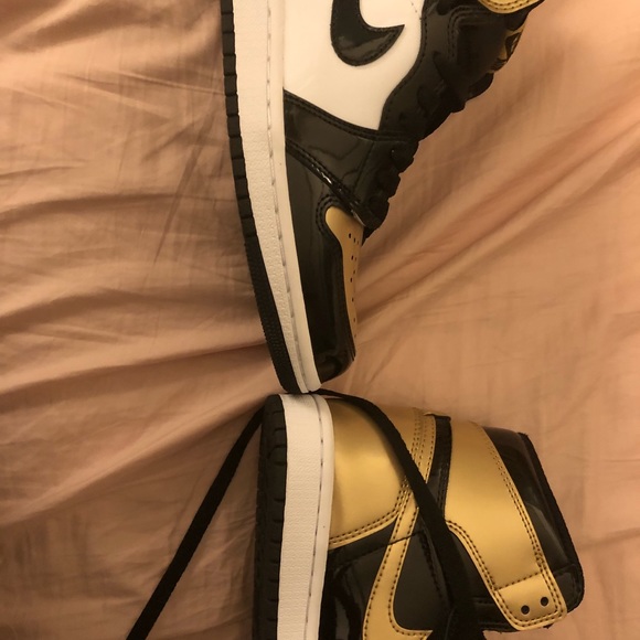 Air Jordan Retro 1 high  OG NRG gold toe size 4/36 - Picture 8 of 8